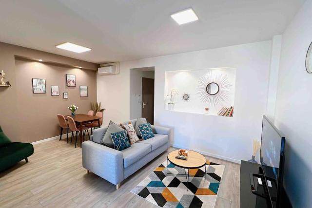 Accueillant T2 rénové clim centre ville terrasse