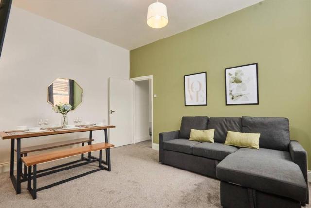 Comfortable flat close to city centre and St James