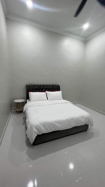 El Manzil Homestay with Pool