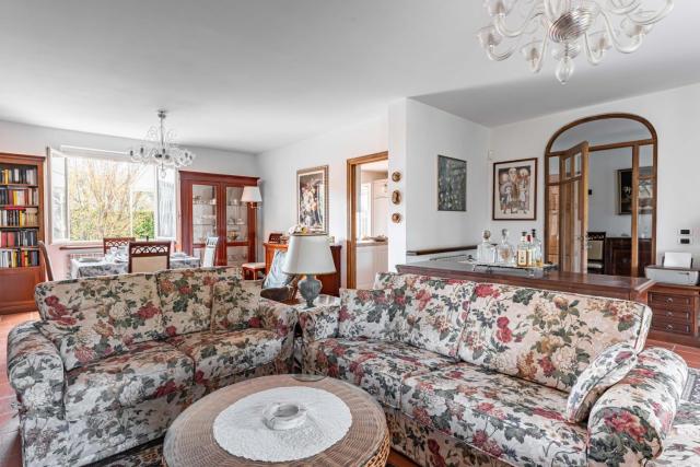 GuestHost - Ponte a Moriano Villa with Private Parking&Garden!