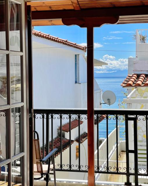 Zoe's House Skiathos. Centre of Skiathos