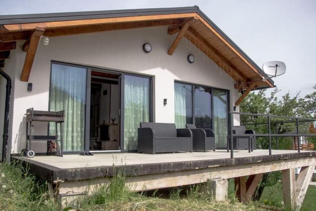 Cozy Cabin Bran