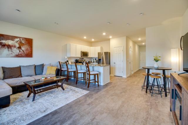 Charming Townhome < 1 Mi to Zoo & Luray Caverns!