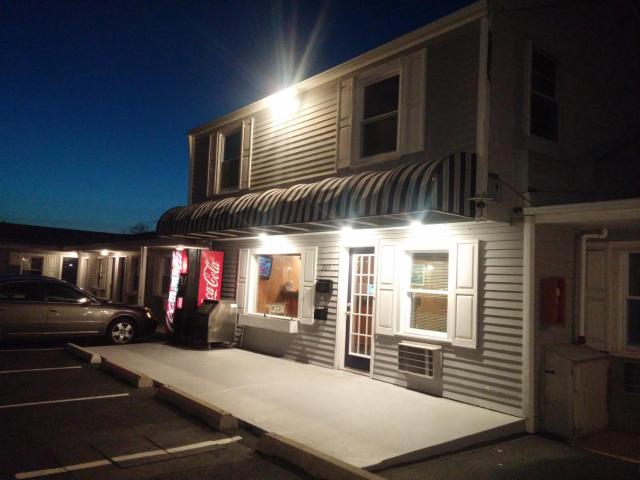 Shore Point Motel
