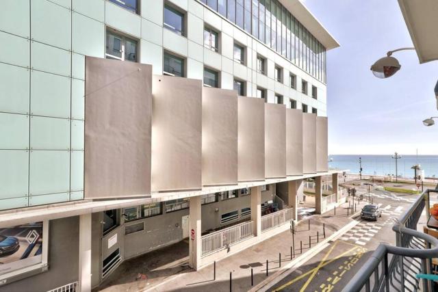 L29 Staywiz us - Lenval beach at 1min walk to Sea front AC Balcony