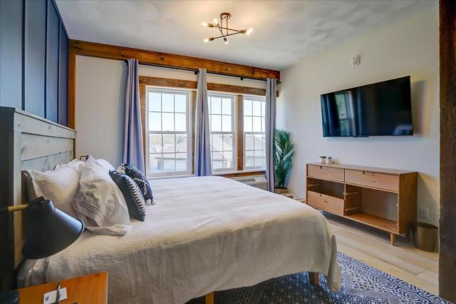 206 - King Suite