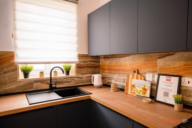 Seashore Stays - Stunning apartments right by the sea
