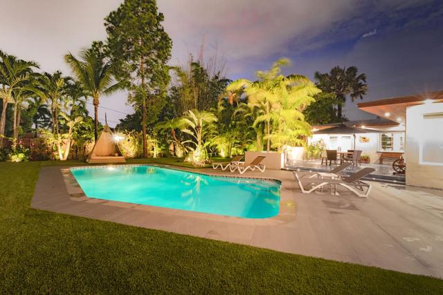 Cool Villa Northwest Miami BY THE GLAMHOMES