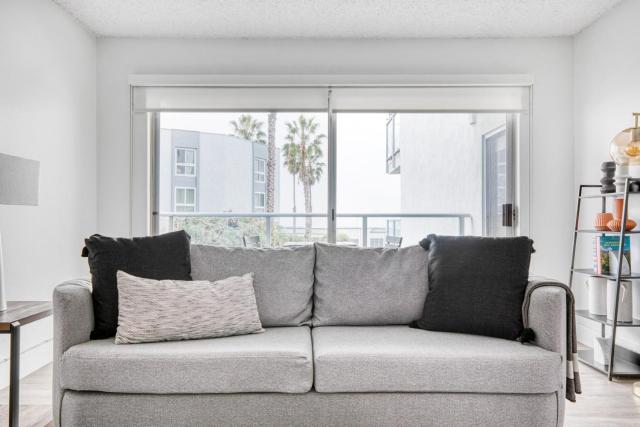 Redondo Beach 1BR w Pool Gym WD nr Beach LAX-615