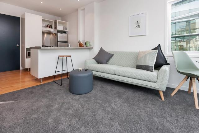 Stylish 1 Bedroom Apartment in Viaduct Point