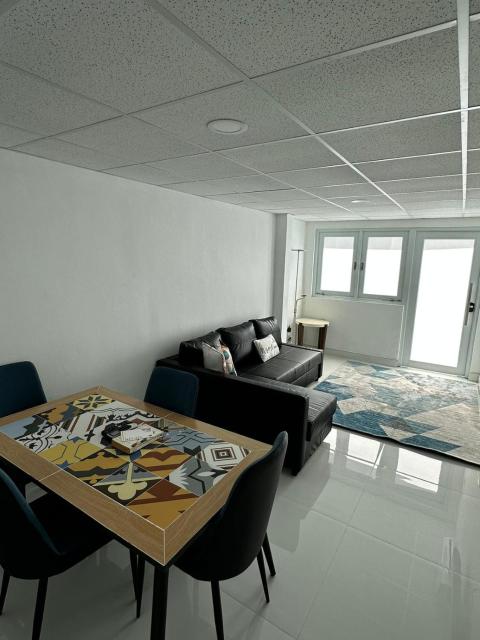 Majestic 2-Bedroom Beachside Suite
