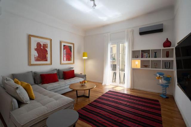 Ebullience - Stylish & Chic Athens Apartment