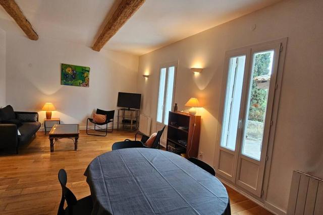 Maison vigneronne 8p / jardin / parking