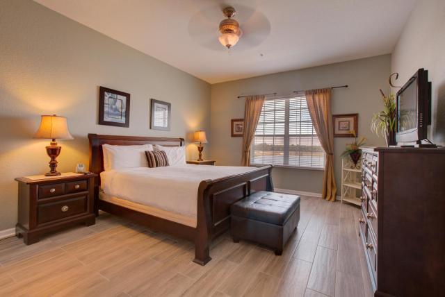 Lakeview Executive Penthouse