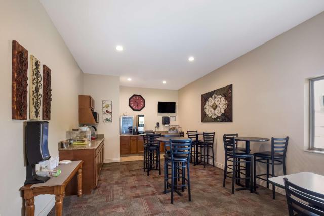 SureStay Hotel by Best Western Whittington Rend Lake