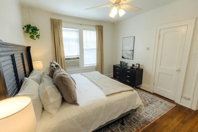 Historic Revival King Bed Midtown Memphis 66 Fast WiFi Free Parking Yes Pets