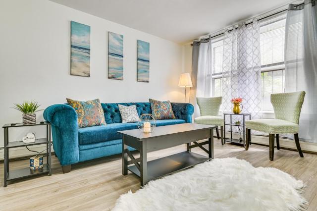 Walk to Downtown Albany: Ten Broeck Triangle Apt!