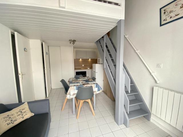 Maison à 300m de la plage, avec terrasse, parking privatif, animaux admis ! - FR-1-231-140