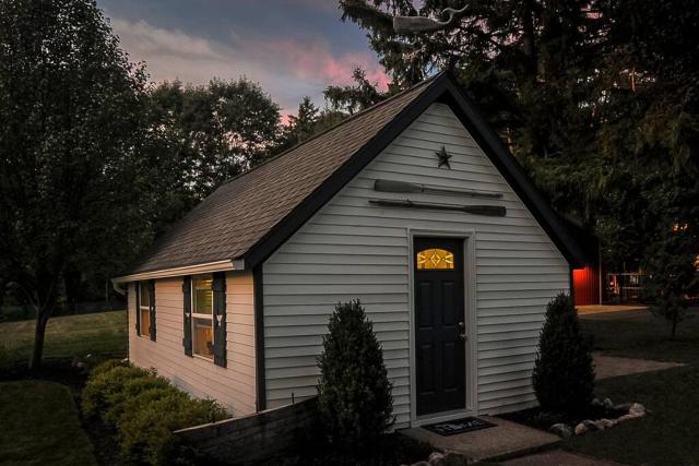 Blue Vieira Cottage