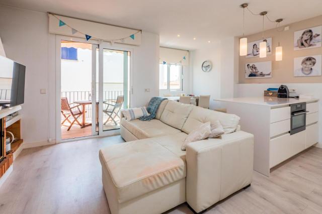 BN-5 Calella de Palafrugell 4 Pax