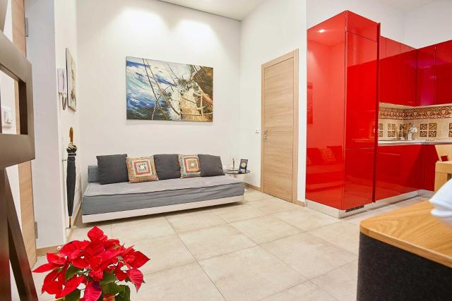 KMC suites - Red