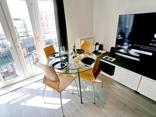 Modern City Flat -Walk to Deansgate & Old Trafford - Pass the Keys