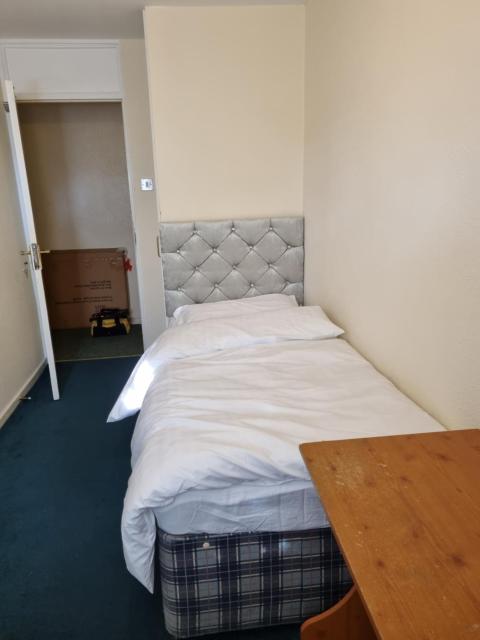 6 Greville Court