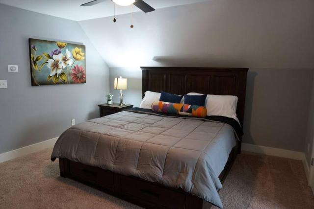 Modern Midtown home with 3 king beds