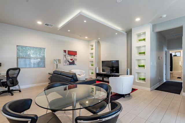 PHX Retreat Modern Home in Historic Neighborhood
