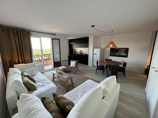 Appt Haut Standing, Balcon, Piscine, Internet, Parking