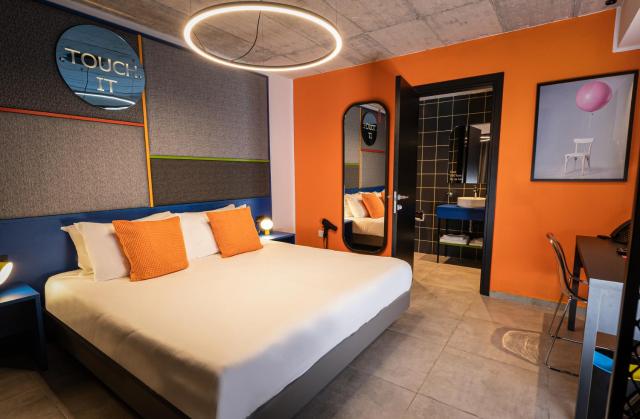 IKYK Hotel- IK Collection