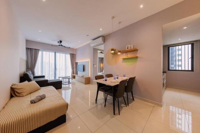 Datum Jelatek Balcony w Infinity Pool Linked LRT KLCCView Mall