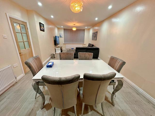 Full Home in Heywood Street near Cheetham Hill