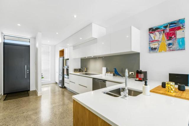 Hobsonville Point Enchanter with Parking and Wi-fi