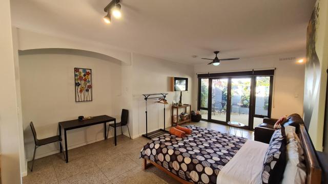 The Courtyard - Garden View Studio
