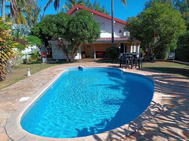 Villa piscine à 100m du lagon de l'Ermitage