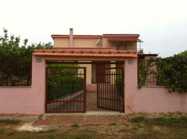 Villa Delia 600mt dal mare IUN R2818