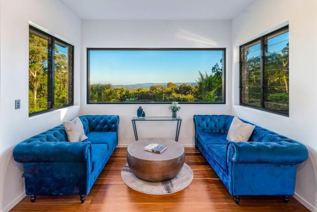 Ninderry Manor-Spectacular Hinterland retreat