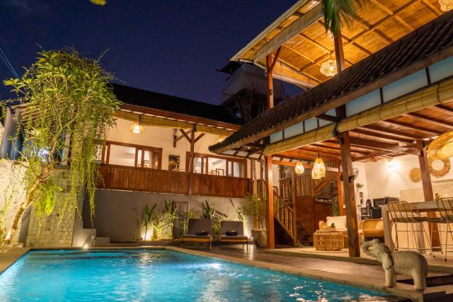 Villa Innerbloom stylish 2BR with large pool & garden