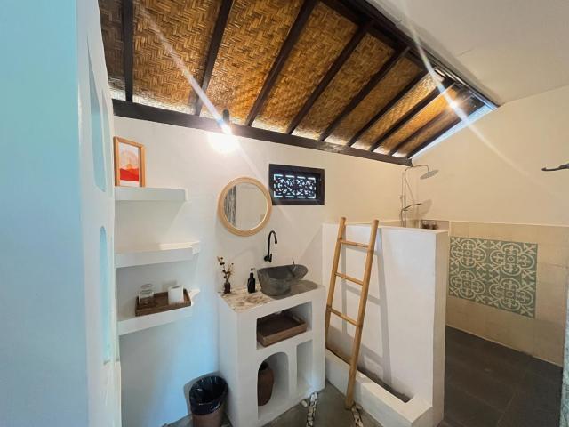 Adi's Bungalow