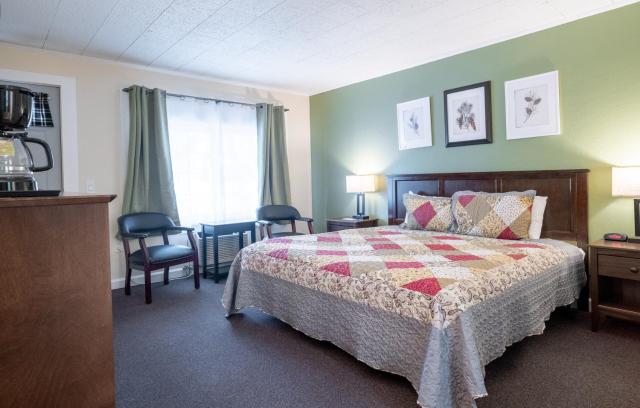 Acadia Pines Motel