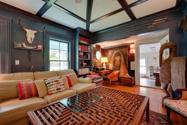 Gorgeous Victorian-Style House w/ Hilltop Pool!