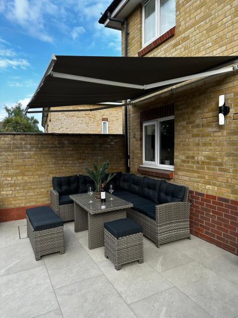 Luxury West London 3BR House, Cul De Sac