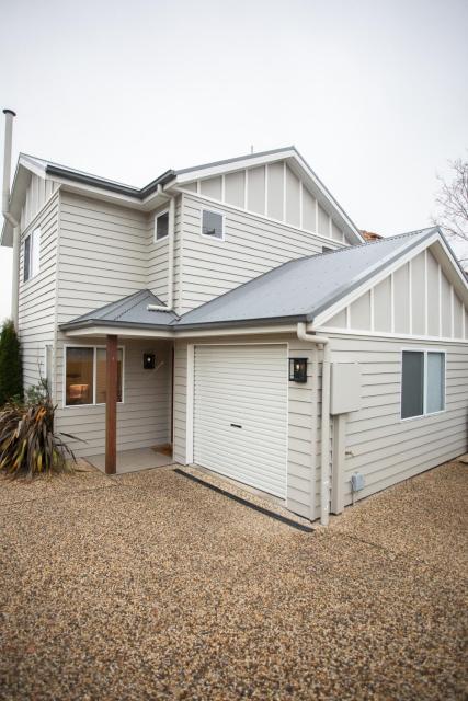 Armidale Cottage on Barney - House 1