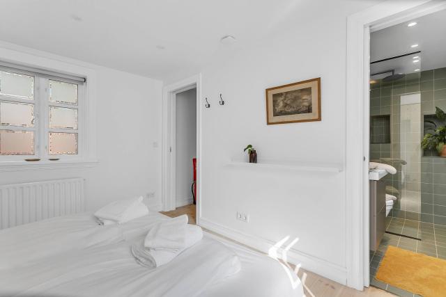 Cozy Downtown Apartment