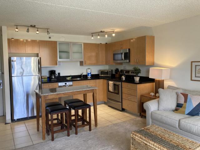 Deluxe Condo with Pool View, Free Parking & Wi-Fi