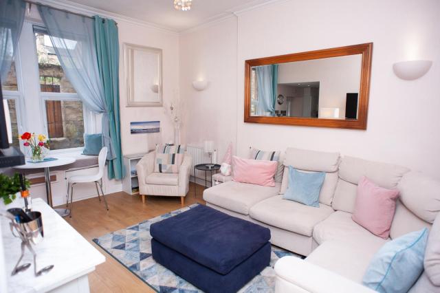 Bees Townhouse- Cupar