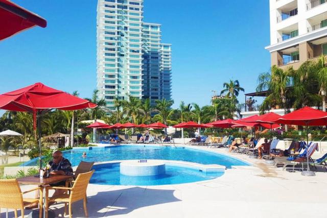 Grand Venetian - Zen oceanview condo in hotel zone