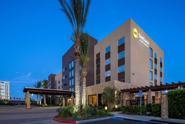 SunCoast Hotel Anaheim, Tapestry Collection by Hilton