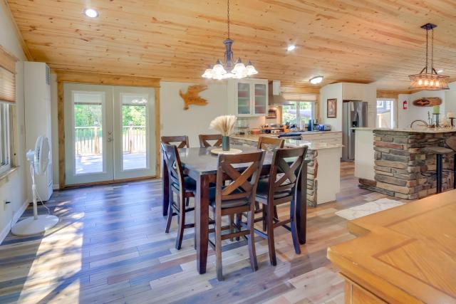 Champion Vacation Rental with Fire Pit!